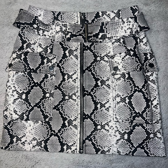 Topshop Dresses & Skirts - Top shop snake print mini skirt size small